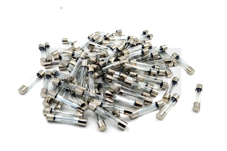 100 Adet 2 Amper Cam Sigorta 2A 6X30mm MT-CAM3002