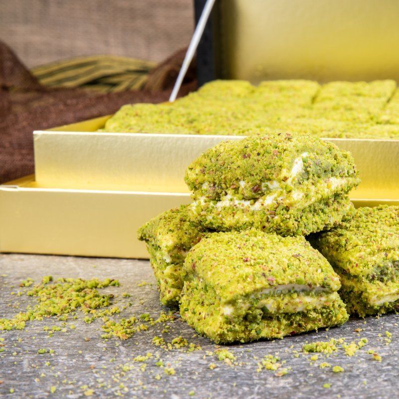 KATMER-Layered Turkish Delight with Pistachio Paste 900 g Luxury Box