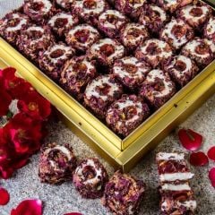 PASHA-Turkish Delight with Rose Petals and Pistachios 900 G Luxury Box