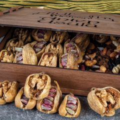 Fig Wooden Box Filled with Walnuts and Pistachios Net: 1000 g