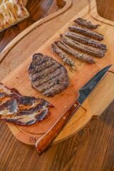 Ahşap Boğa Tasarımlı Kesme Tahtası – Steak Sunumları İçin