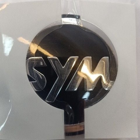 Sym Logo Sticker Ön Göğüs  Kapağı