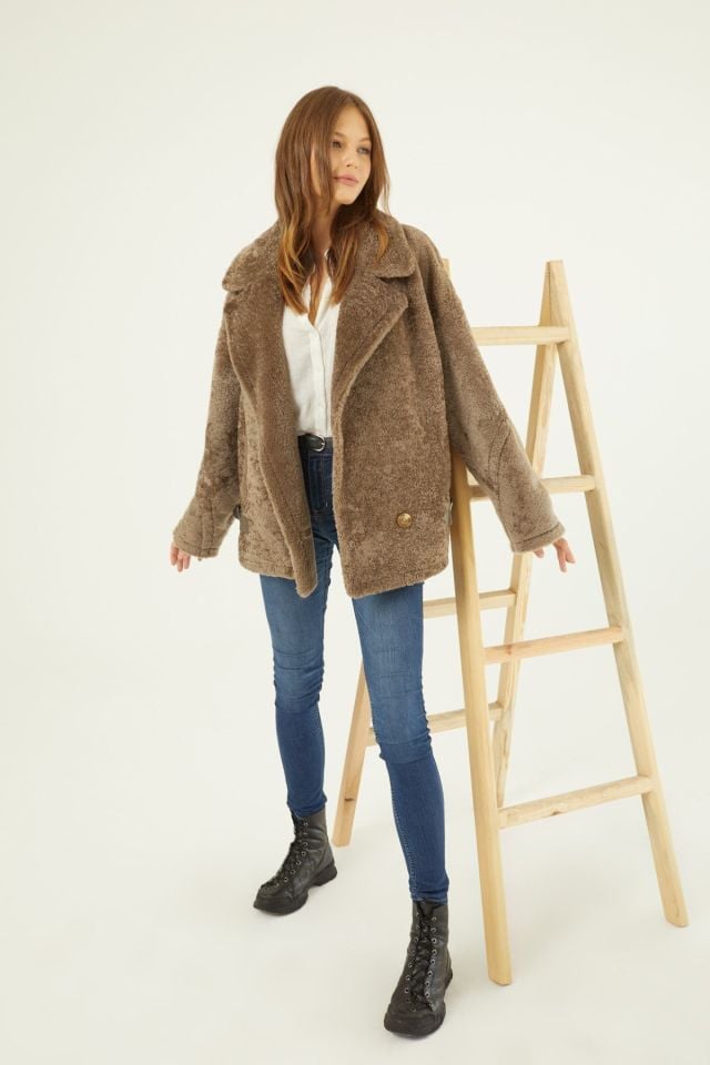 Light Brown Laurel Loose Cut Woman Shearling Coat