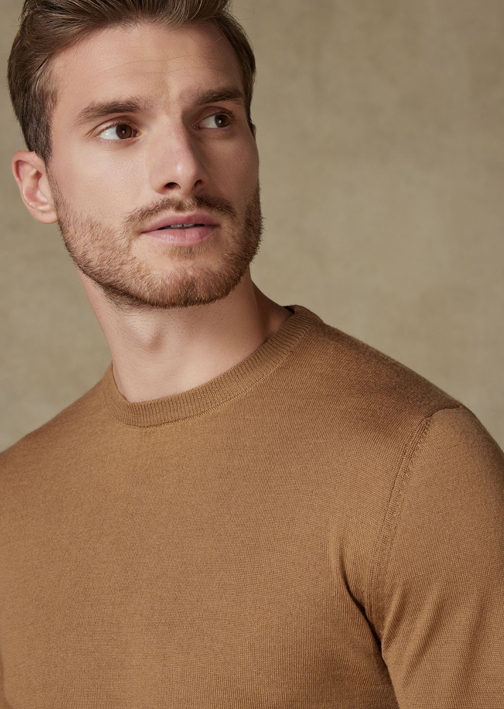How to Combine a Polo Neck T-Shirt?