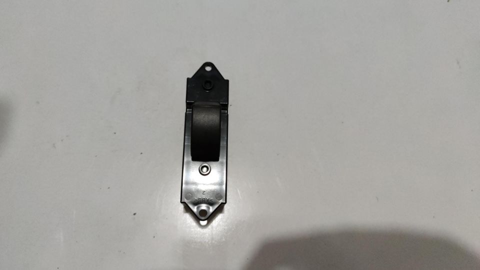 Mıtsubıshı Düğme Cam Açma L200 07-13 Ön Sağ
