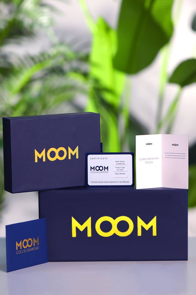 MOOM MÜCEVHERAT 14 Ayar Altın Zincir Sallantılı Yonca Küpe