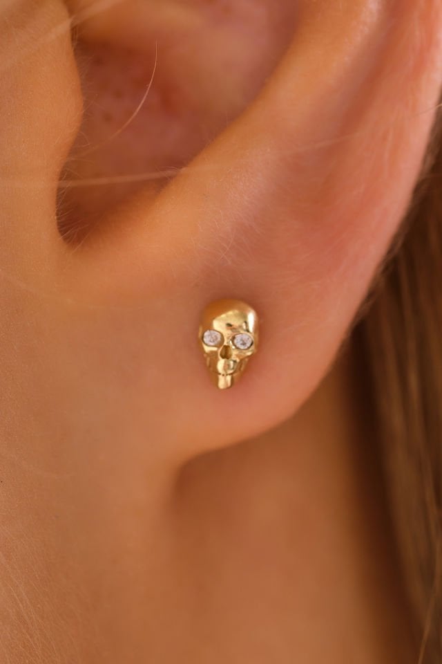MOOM MÜCEVHERAT 14 Ayar Altın Tragus Küpe Kuru Kafa Vidalı