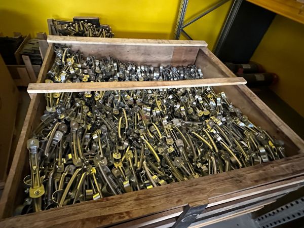 ÇAMURLUK KELEPÇESİ  METAL 100 ADET
