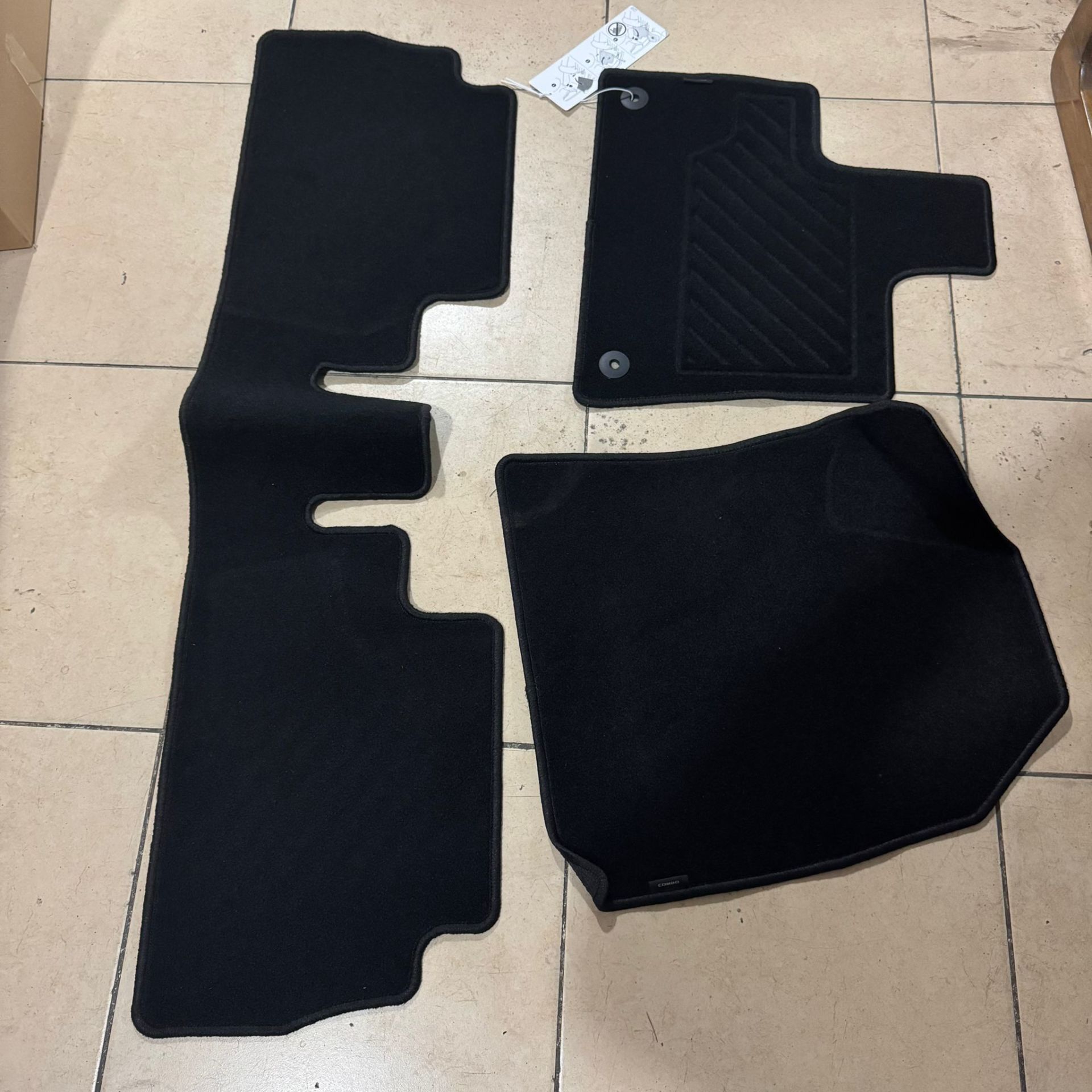 Opel Combo E Halı Paspas Takımı Gm Marka