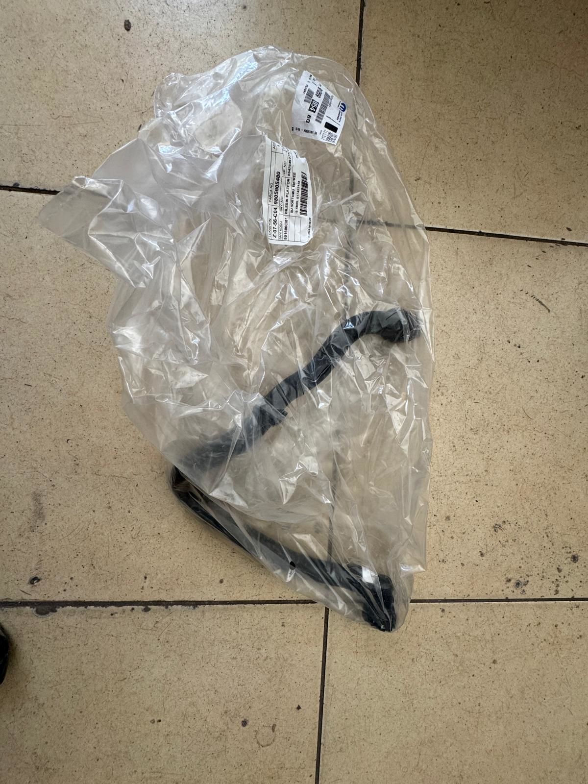 Peugeot Expert Kalori̇fer Su Gi̇ri̇ş Hortumu Orji̇nal Gm Marka 9805905480