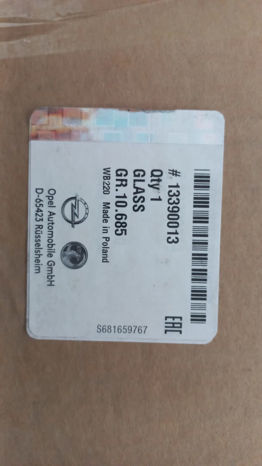 Opel Astra J Ön Kelebek Camı Sol Gm Marka