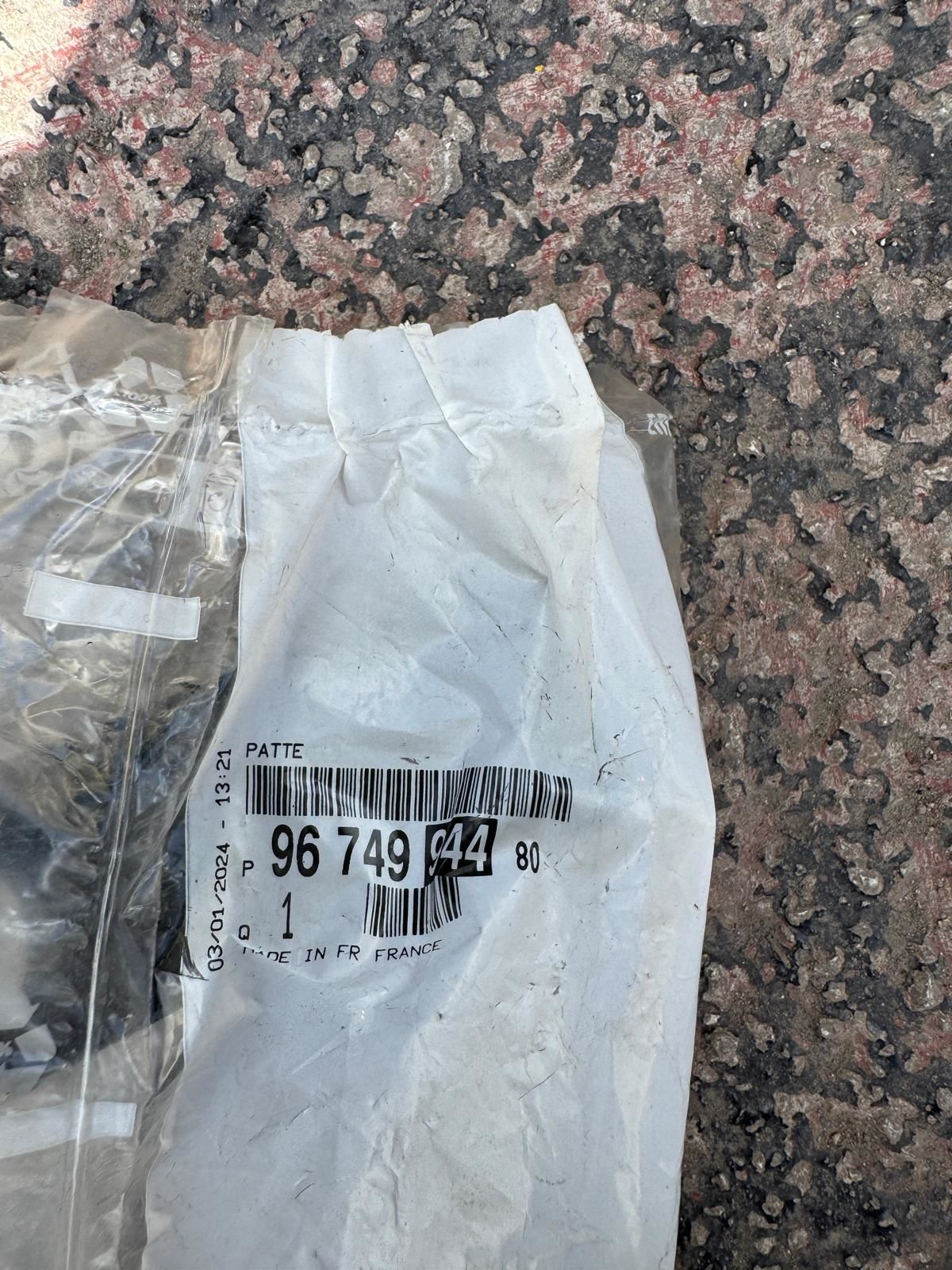 Peugeot 301 Kli̇ma Radyatör Bağlanti Ayaği Orji̇nal Gm Marka 9674994480