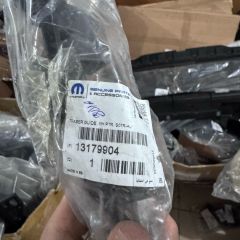 Opel Corsa D Sağ Arka Tampon Braketi̇ Orjinal Gm Marka 13179904