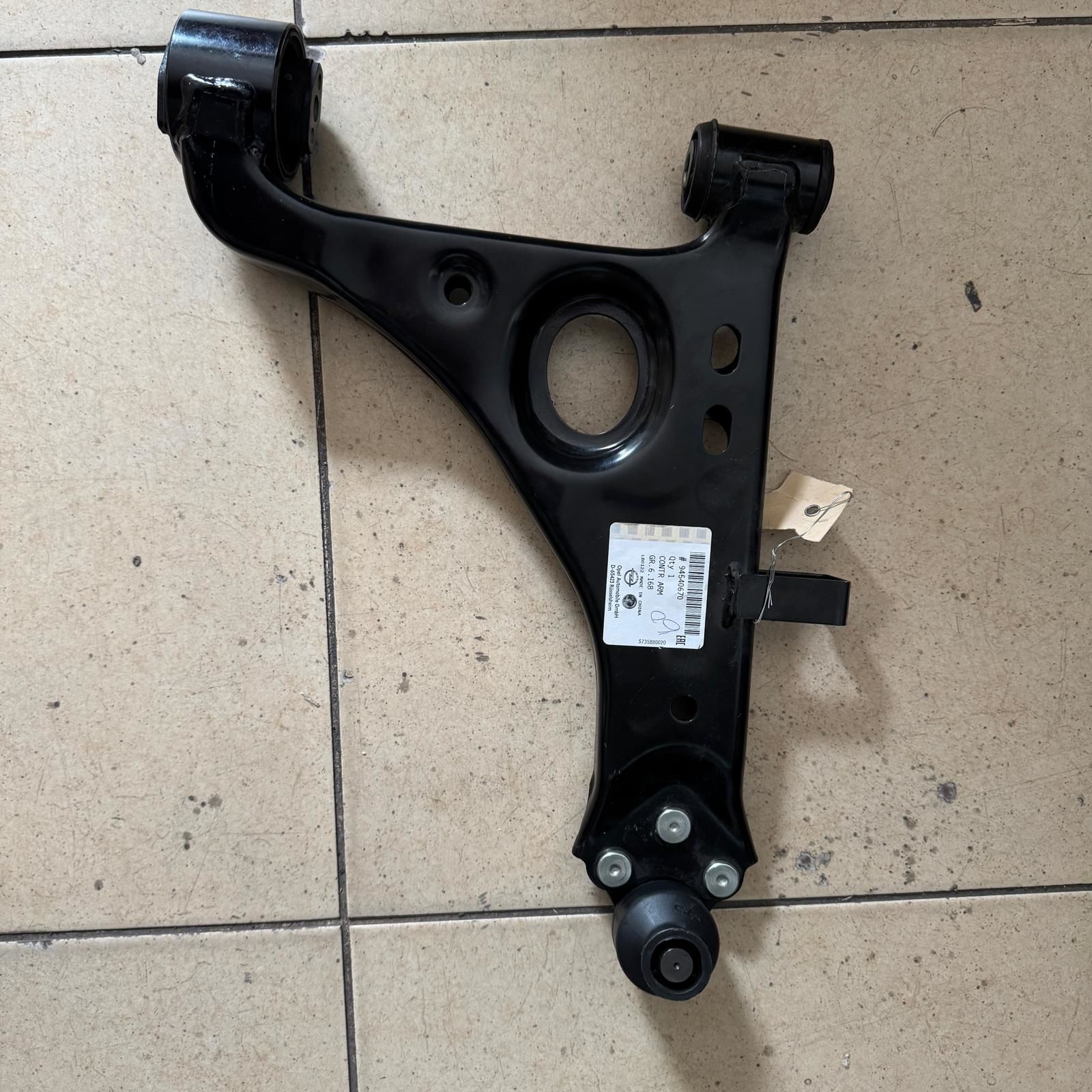 Opel Mokka Sağ Ön Salıncak Orji̇nal Gm Marka 94540670
