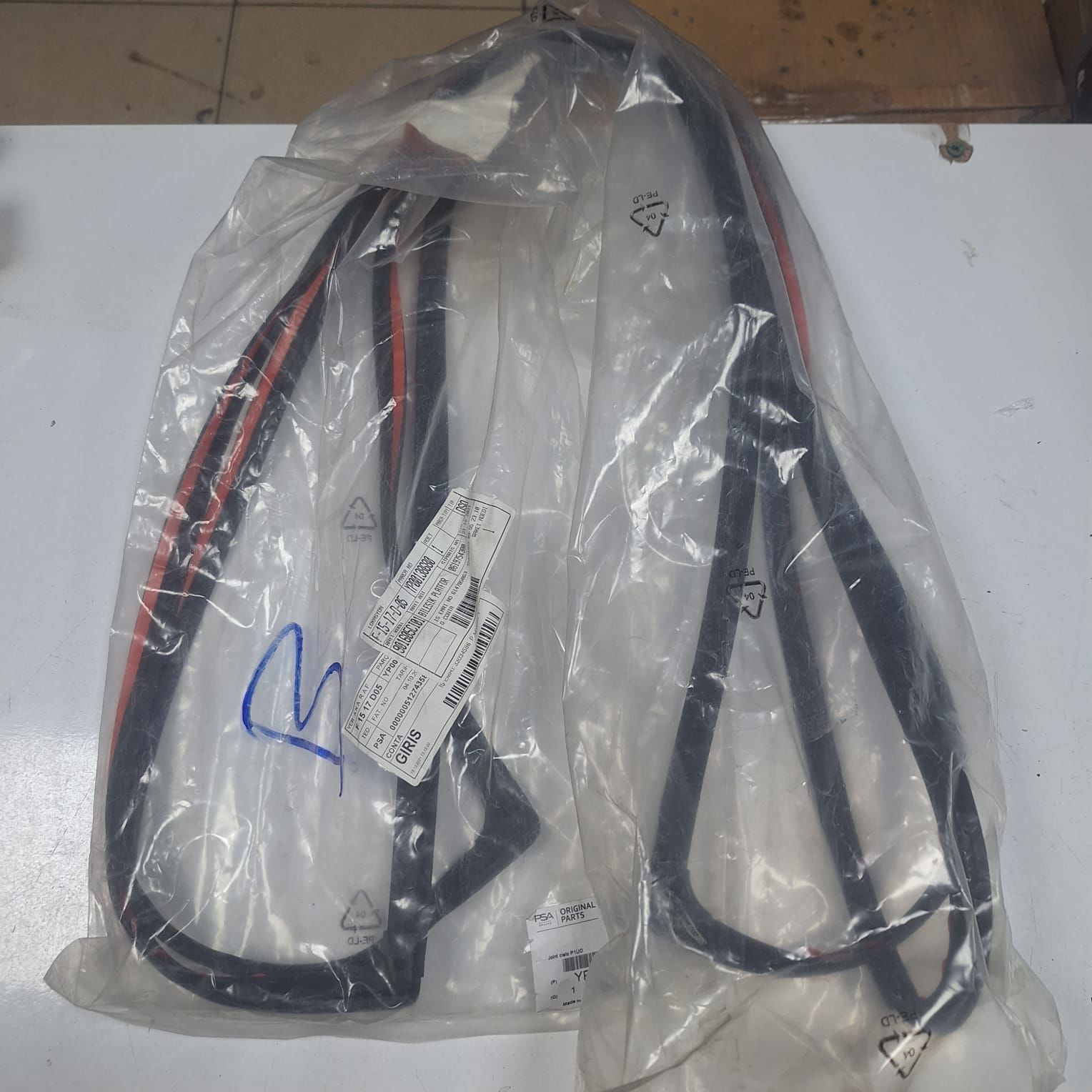 Opel Grandland X Cam Tavan Fi̇ti̇li̇ Gm Marka