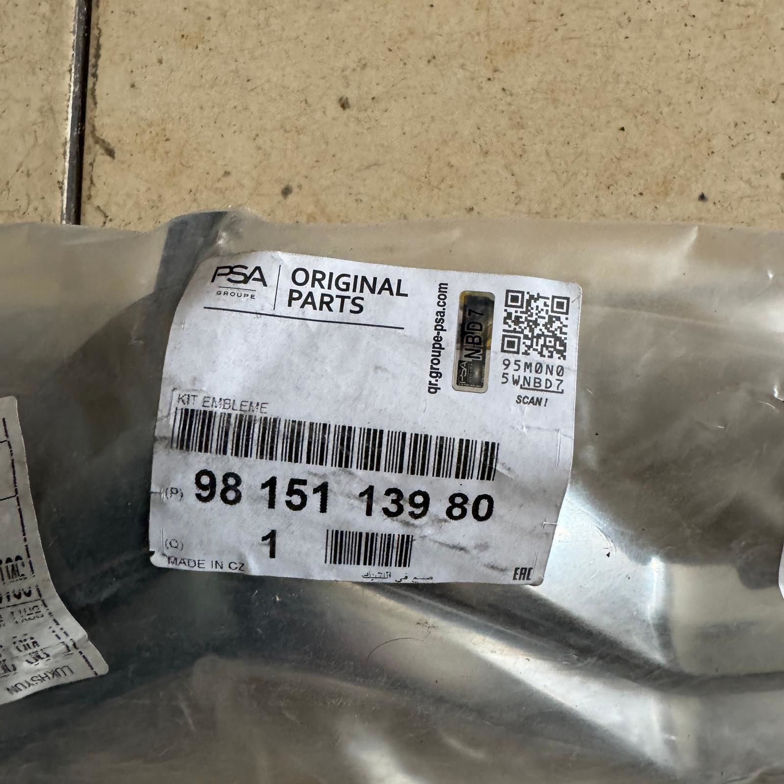 Ci̇troen C3 Ön Panjur Arması Orjinal Gm Marka 9815113980