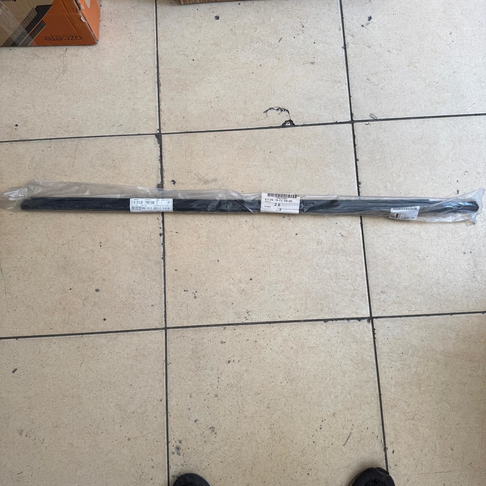 Chevrolet Aveo Ön Sol Kapı Sıyırıcı Çıtası Orjinal Gm Marka 95147486