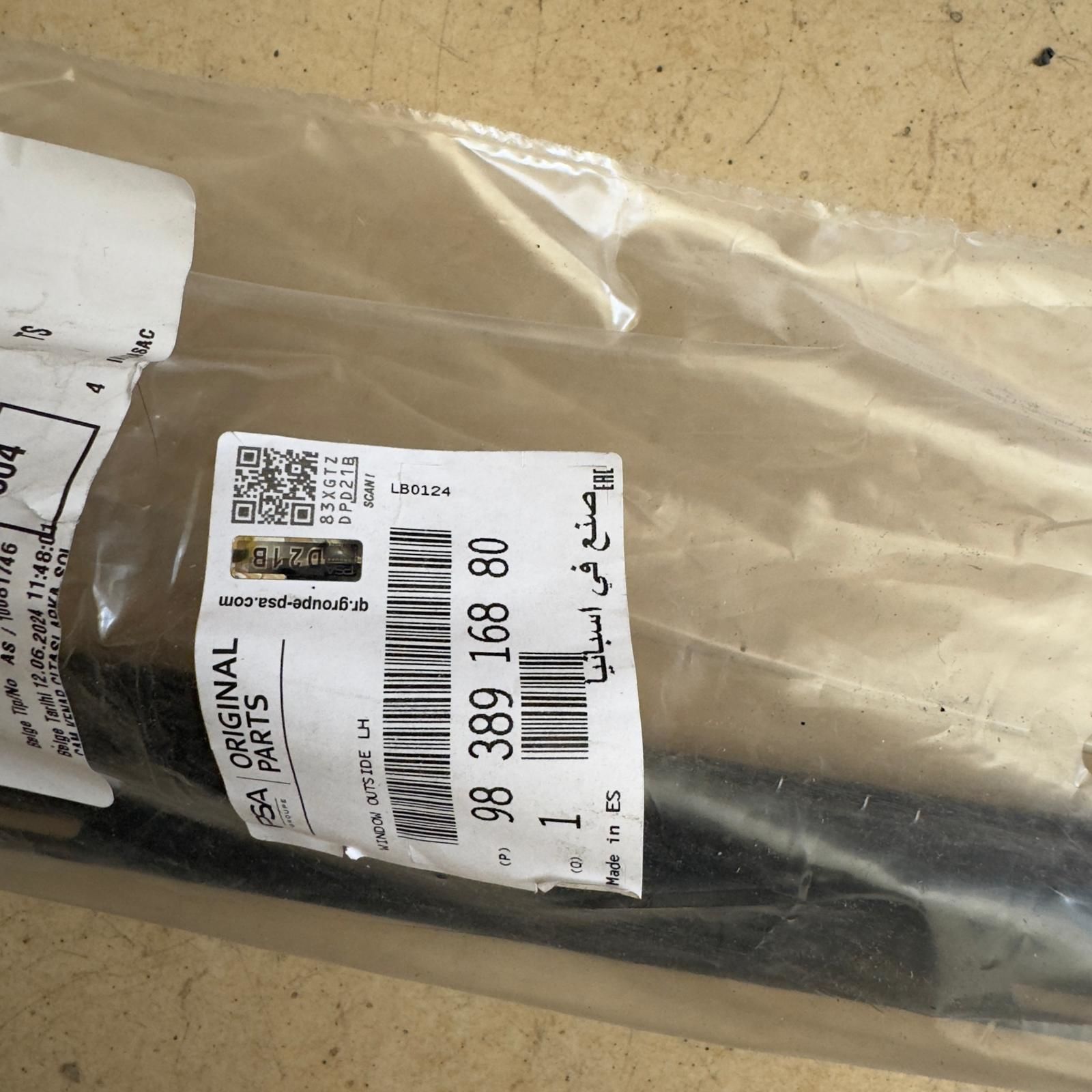 Opel Corsa F Sol Arka Kapı Cam Sıyırıcı Çıta Orjinal Gm Marka 9838916880