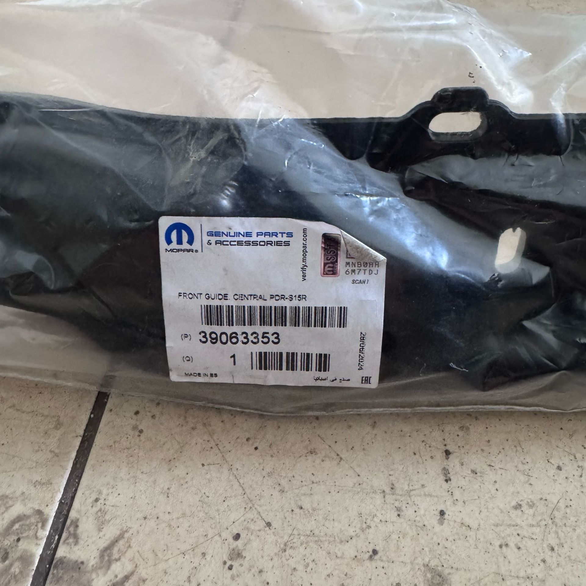Opel Corsa E Tampon Orta Braketi Orijinal Gm Marka 39063353