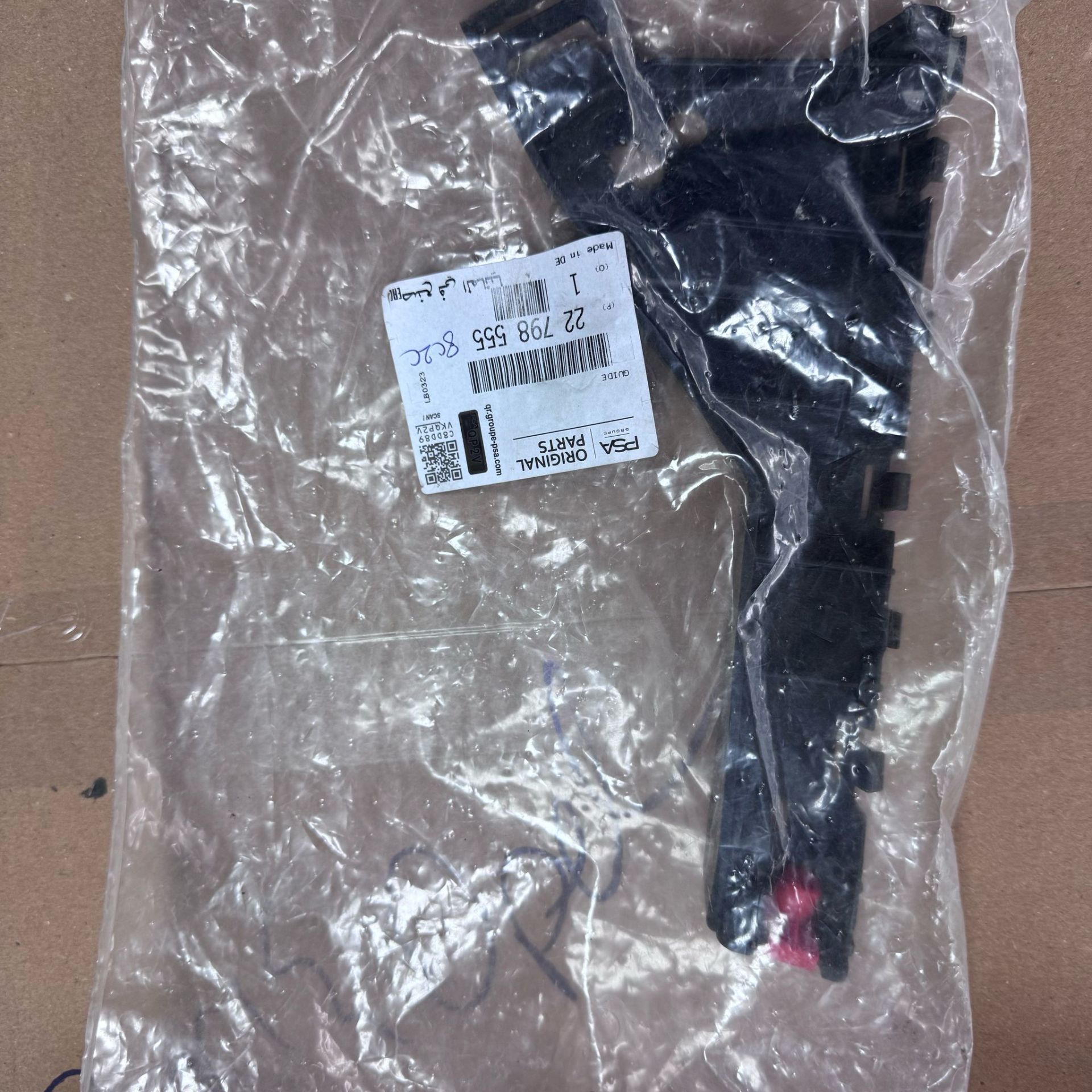 Opel İnsignia A Ön Sol Tampon Ayağı Orjinal Gm Marka 22798555