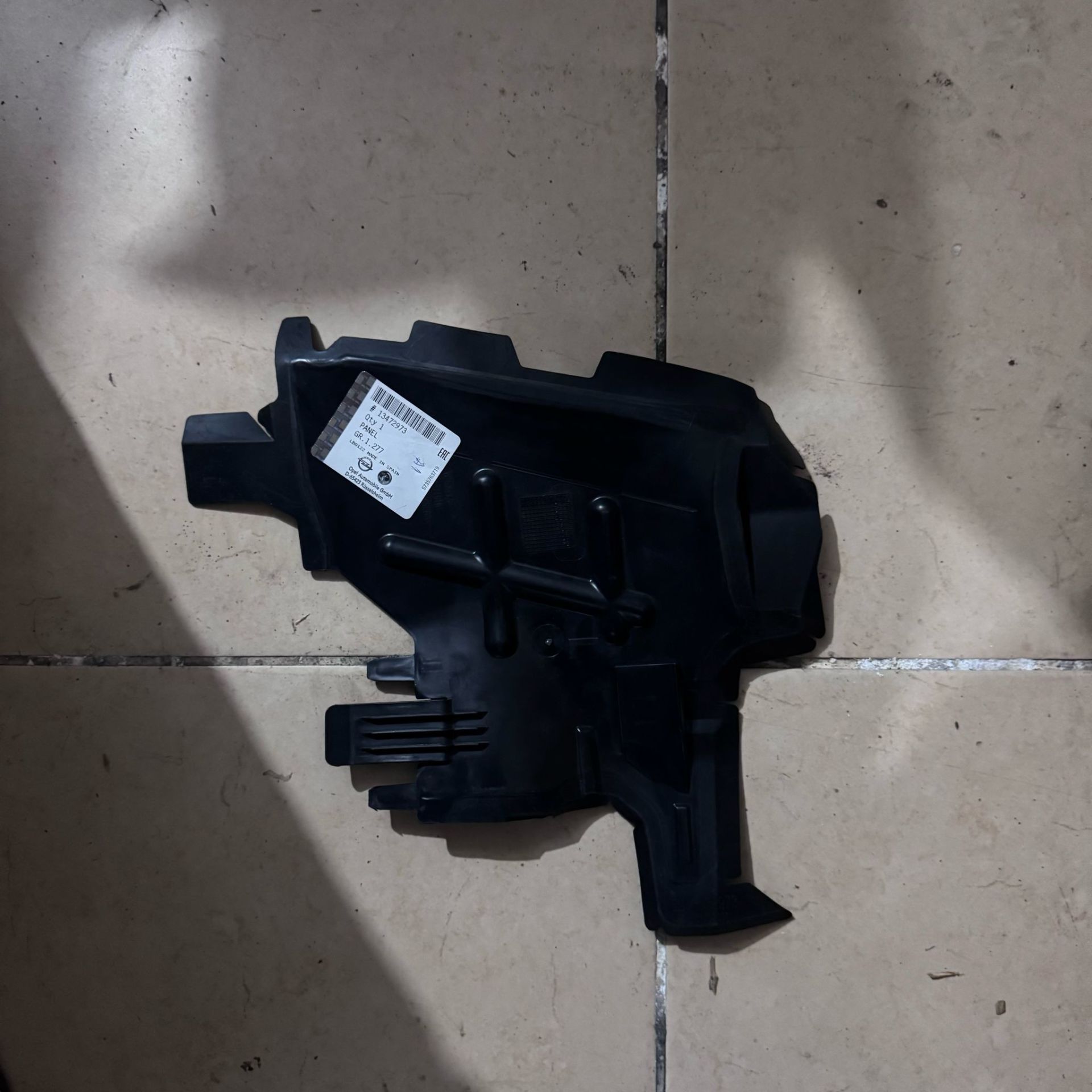 Opel Crossland Radyatör Havalandırma Üst Sol Orjinal Gm Marka 13472973
