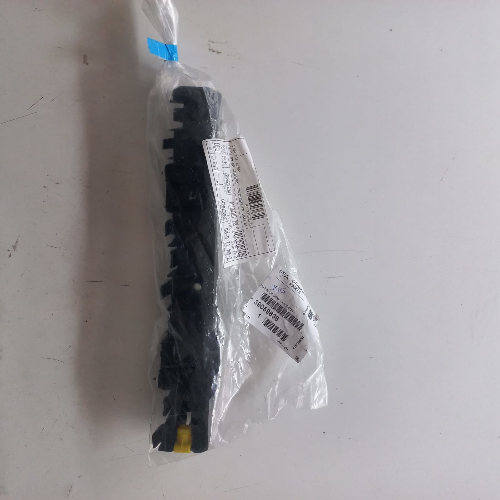 Opel Corsa E Arka Tampon Yan Braketi̇ Sağ Gm Marka