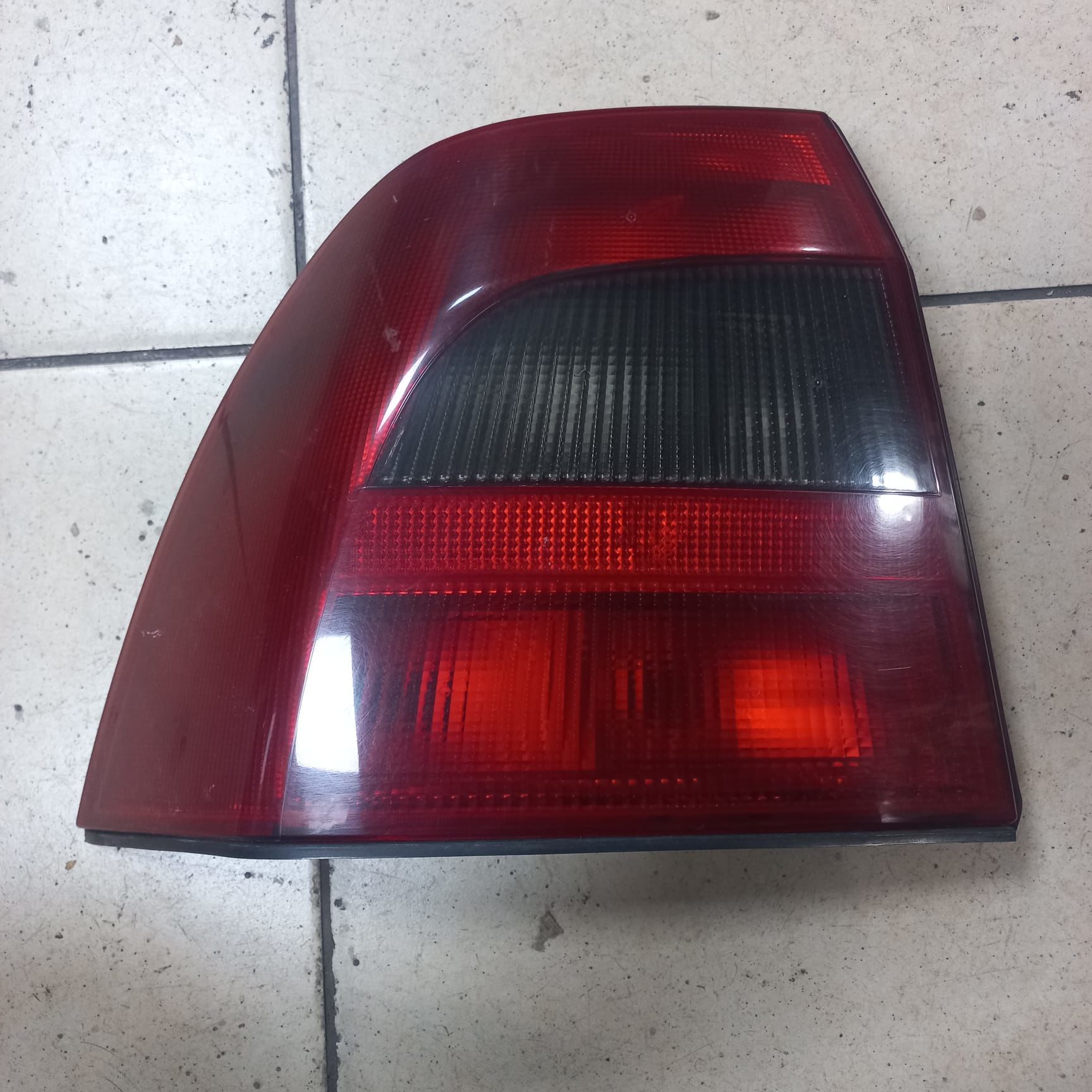 Opel Vectra B 1999 Sonrası Stop Lambası Sol Gm Marka Çıkma Parça