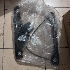 Peugeot 3008 Cam Krikosu Ön Sağ Orjinal Gm Marka 9830389280
