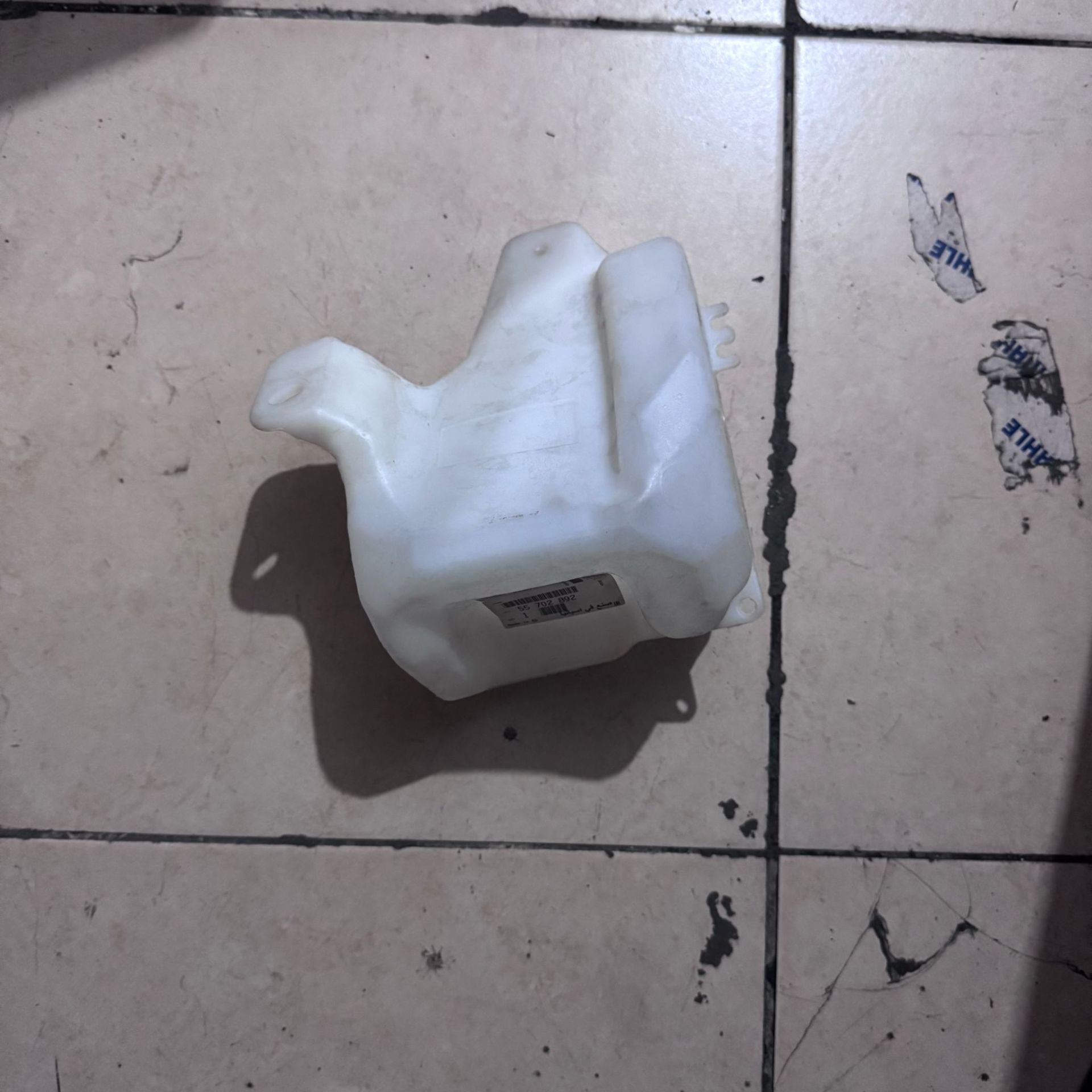 Opel Corsa D Ön Cam Silecek Su Deposu Orjinal Gm Marka 55702892