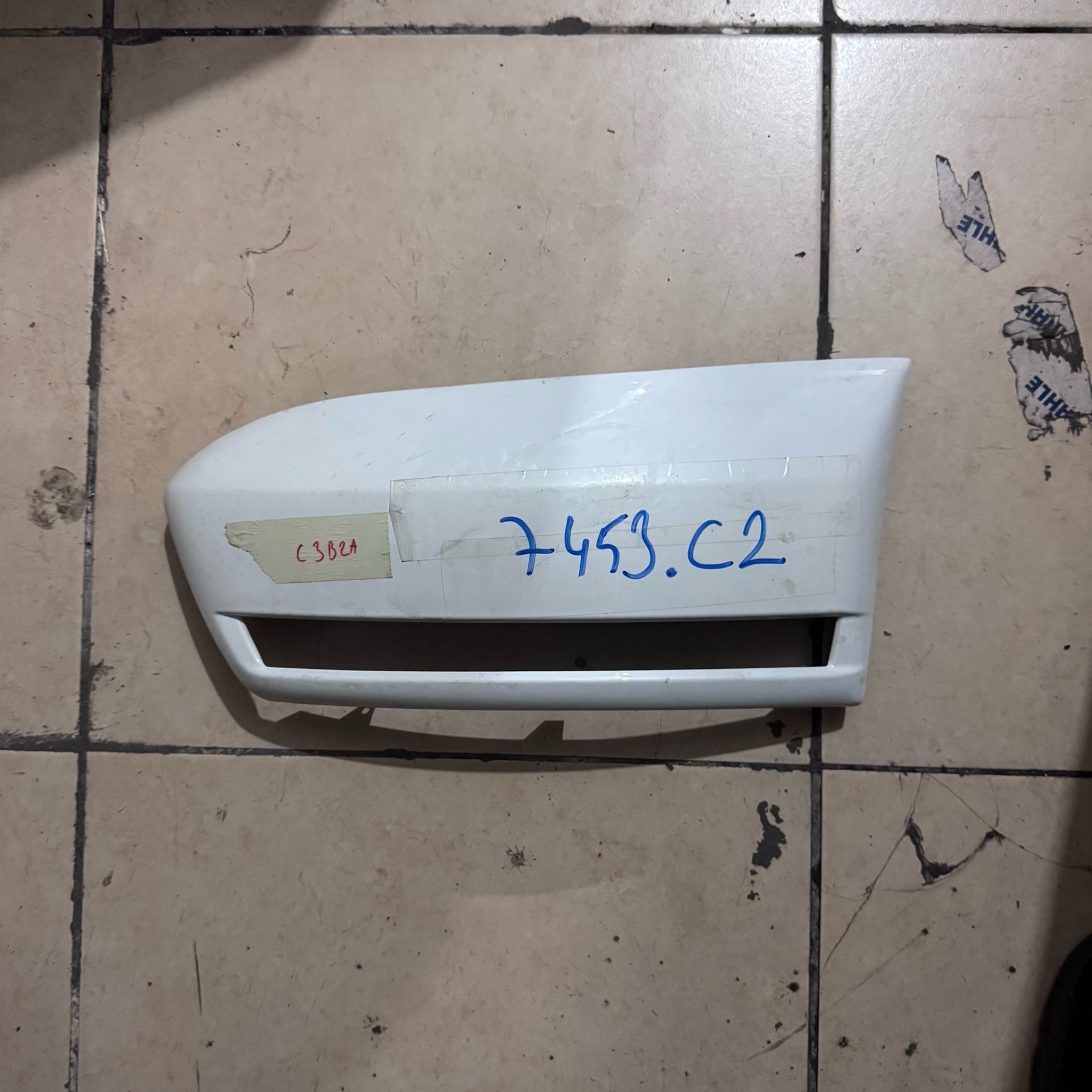 Cıtroen C4 Ön Tampon Köşe Plasti̇k Sol (Çıkma) 7453C2
