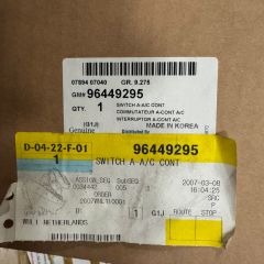Chevrolet Lacetti̇ Kalori̇fer Kumanda Paneli̇ Gm Marka(SAĞDAN DİREKSİYONLU ARAÇ İÇİN)