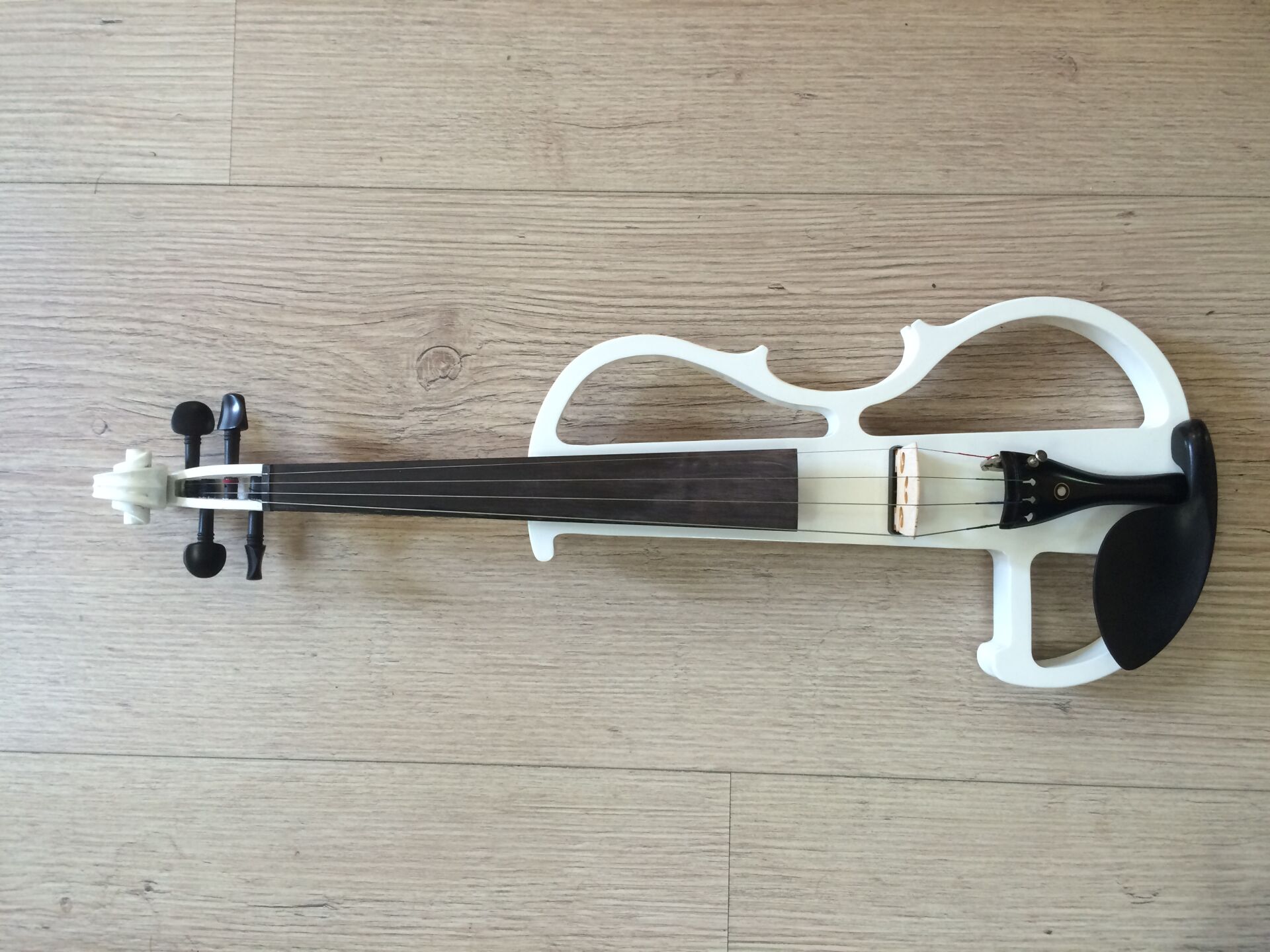 ELEKTRO KEMAN BEYAZ 4/4 KUTULU:VISUAL ARTS VIOLIN