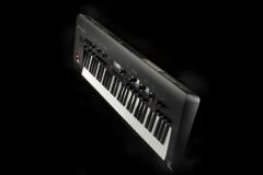 Korg KingKorg (Synthesizer)