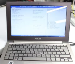 Asus Zenbook UX21E Lcd Ekran Set
