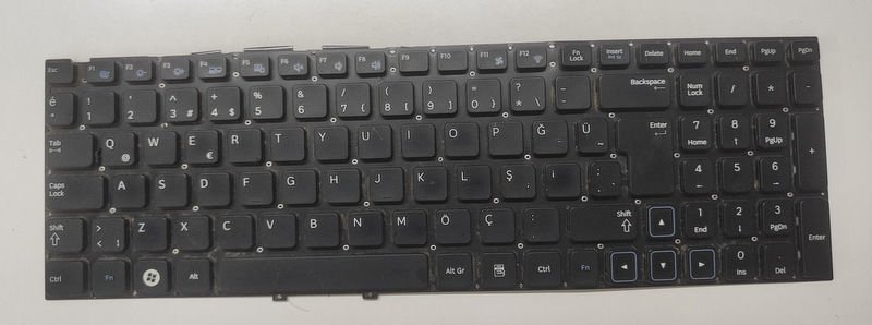 Samsung NP300 NP3530 Orijinal Klavye