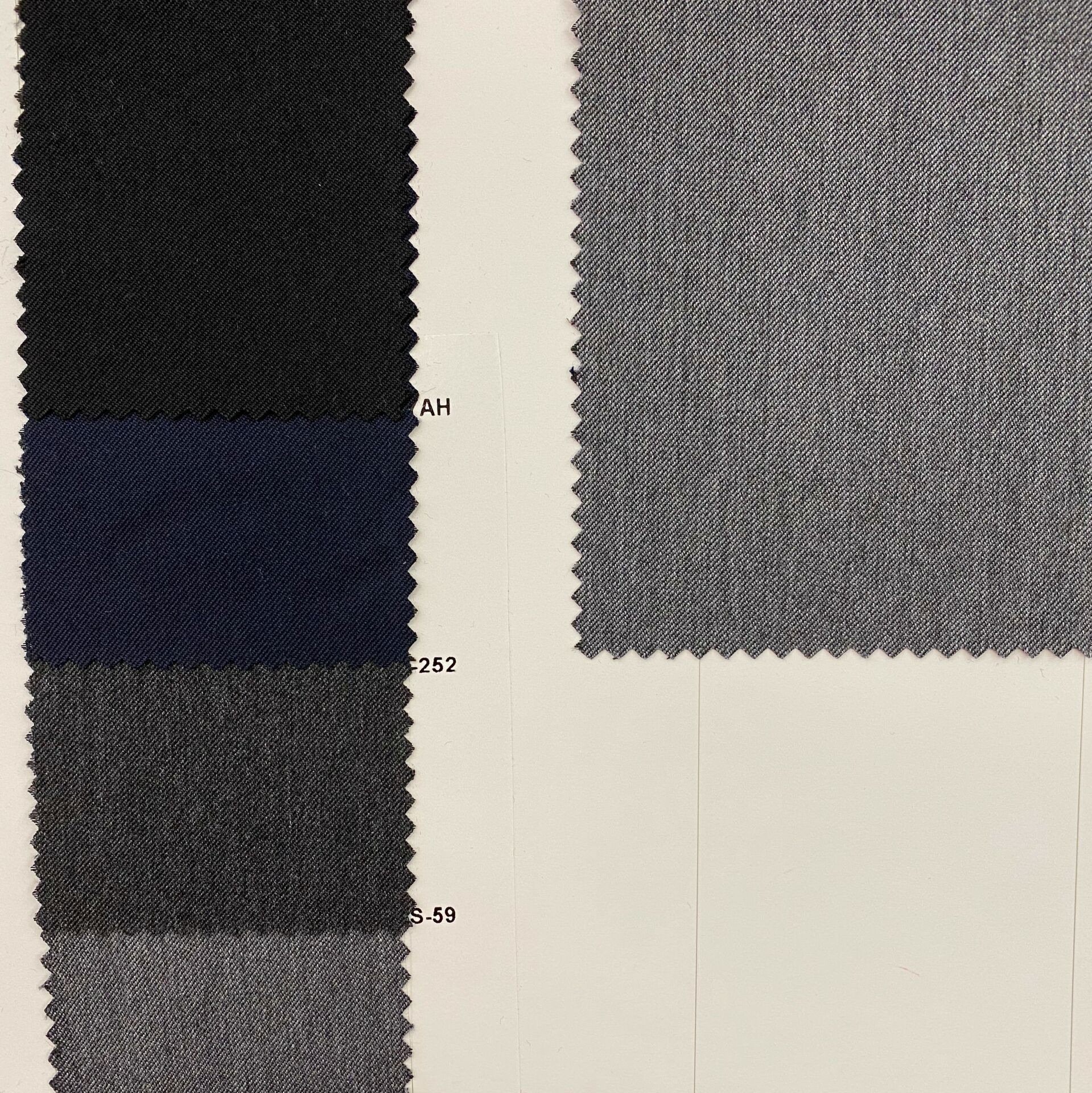 Pırıl Gabardin Kartela ( Polyester - Viskon )