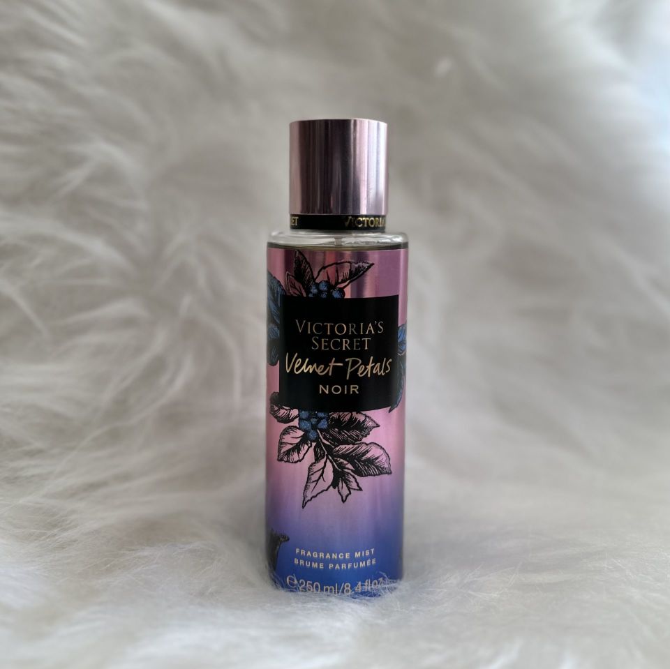 Victoria's Secret (Vücut Spreyi) VELVET PETALS (Noir)