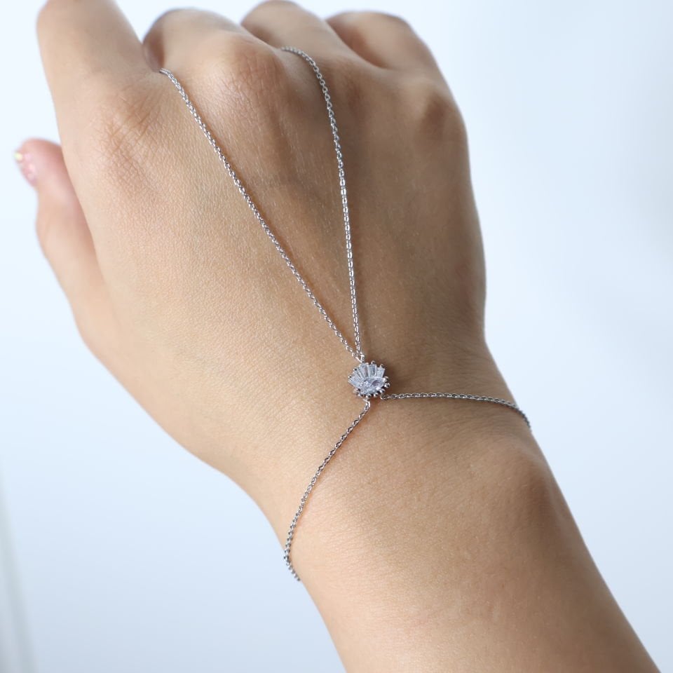 Baget Taşlı Şahmeran Silver