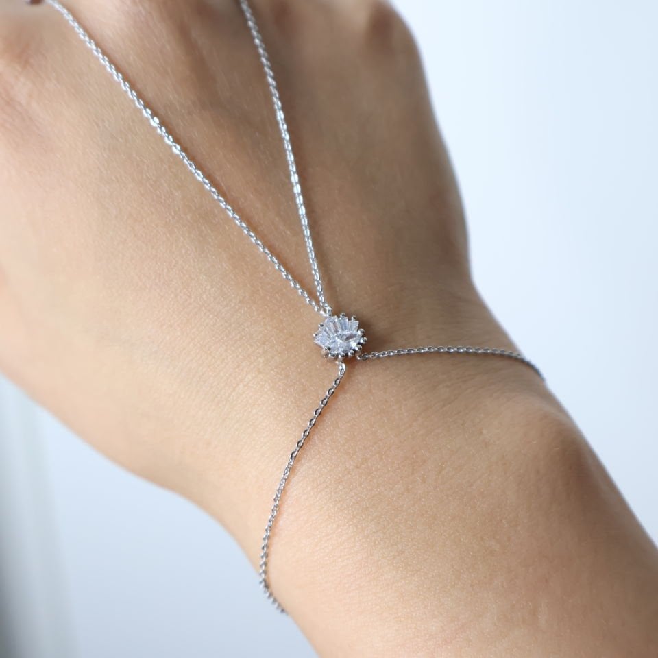 Baget Taşlı Şahmeran Silver