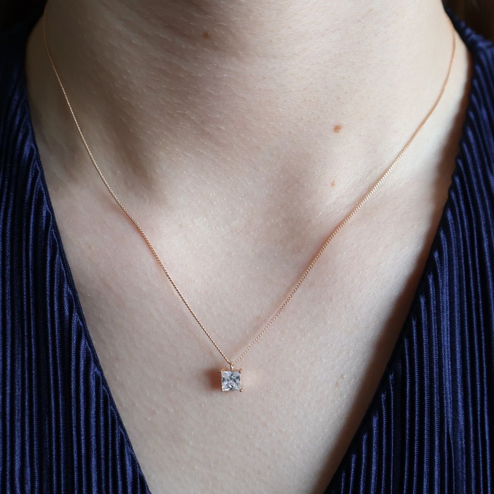 Kare Taşlı Minimal Kolye 14K Gold