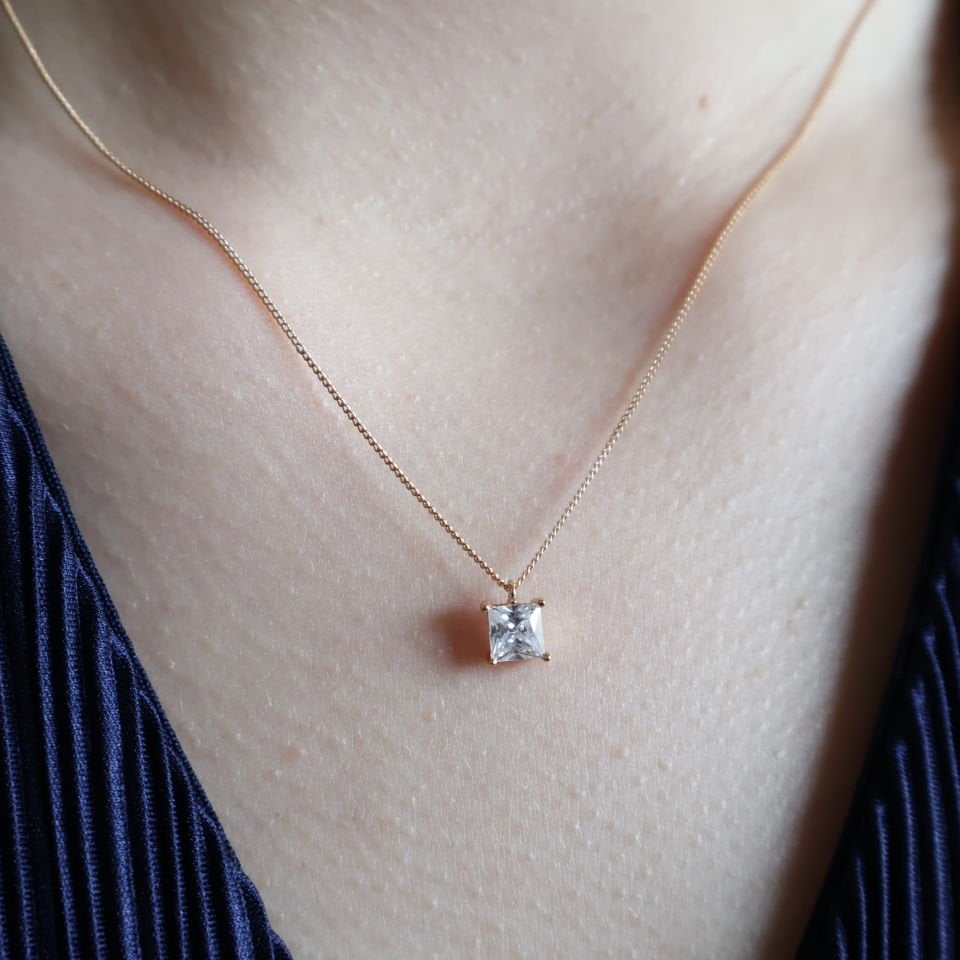 Kare Taşlı Minimal Kolye 14K Gold