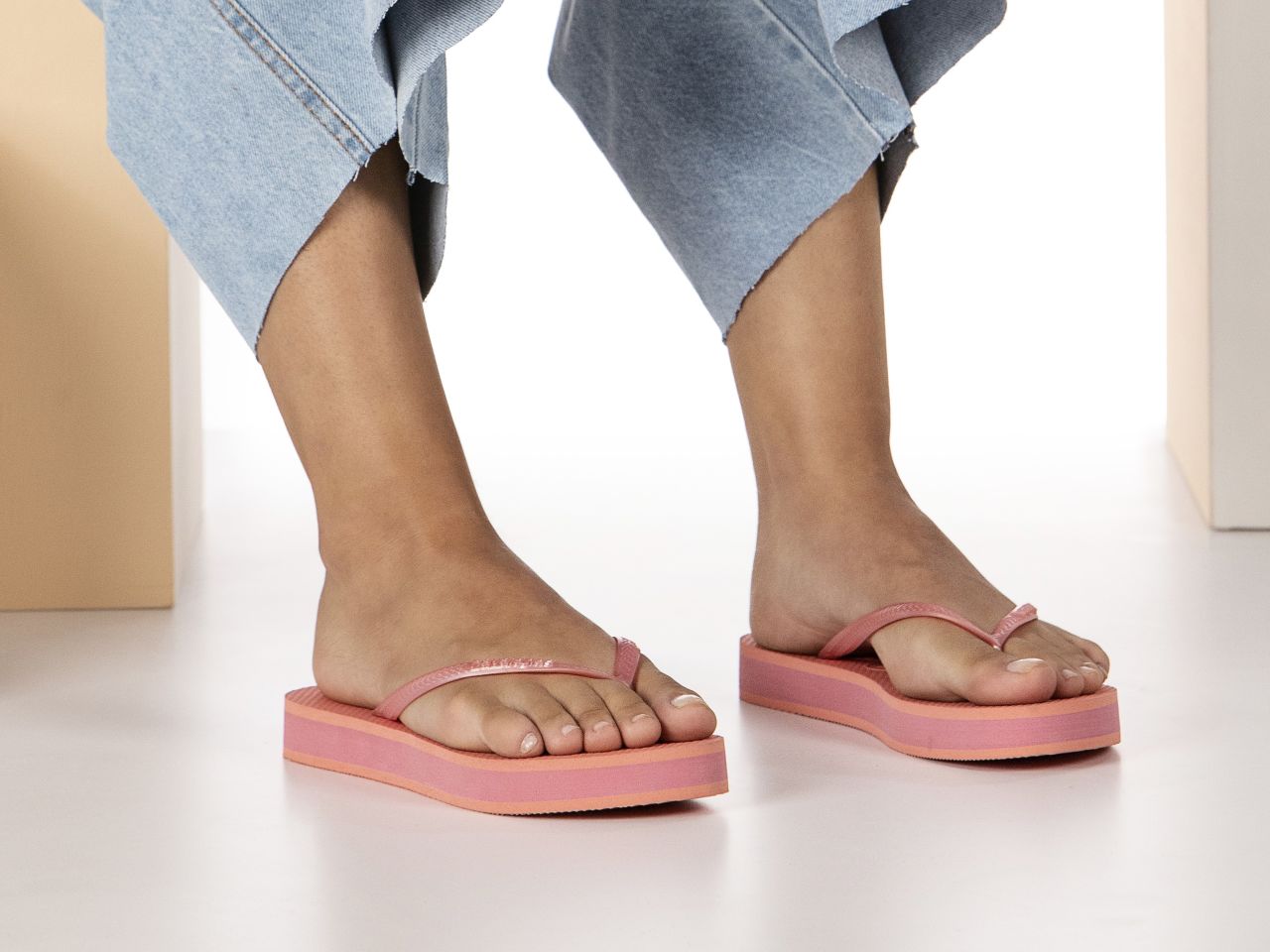 Havaianas Slim Flatform Terlikler: Rahatlığın ve Şıklığın Birlikteliği