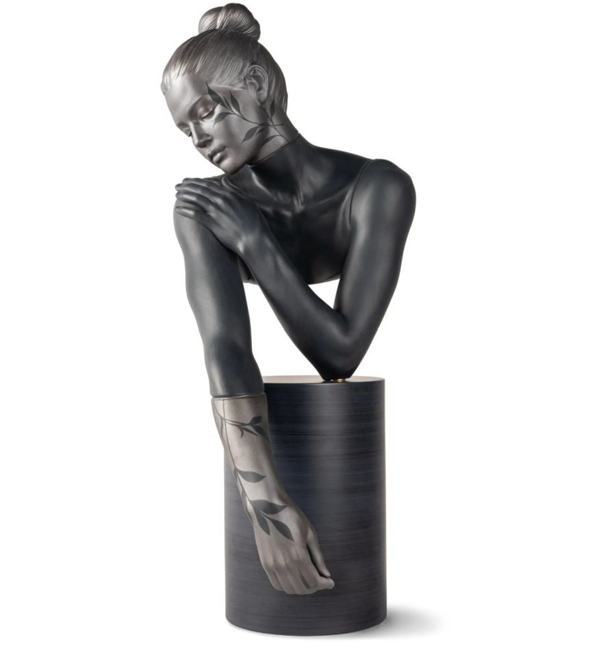 HER SCULPTURE