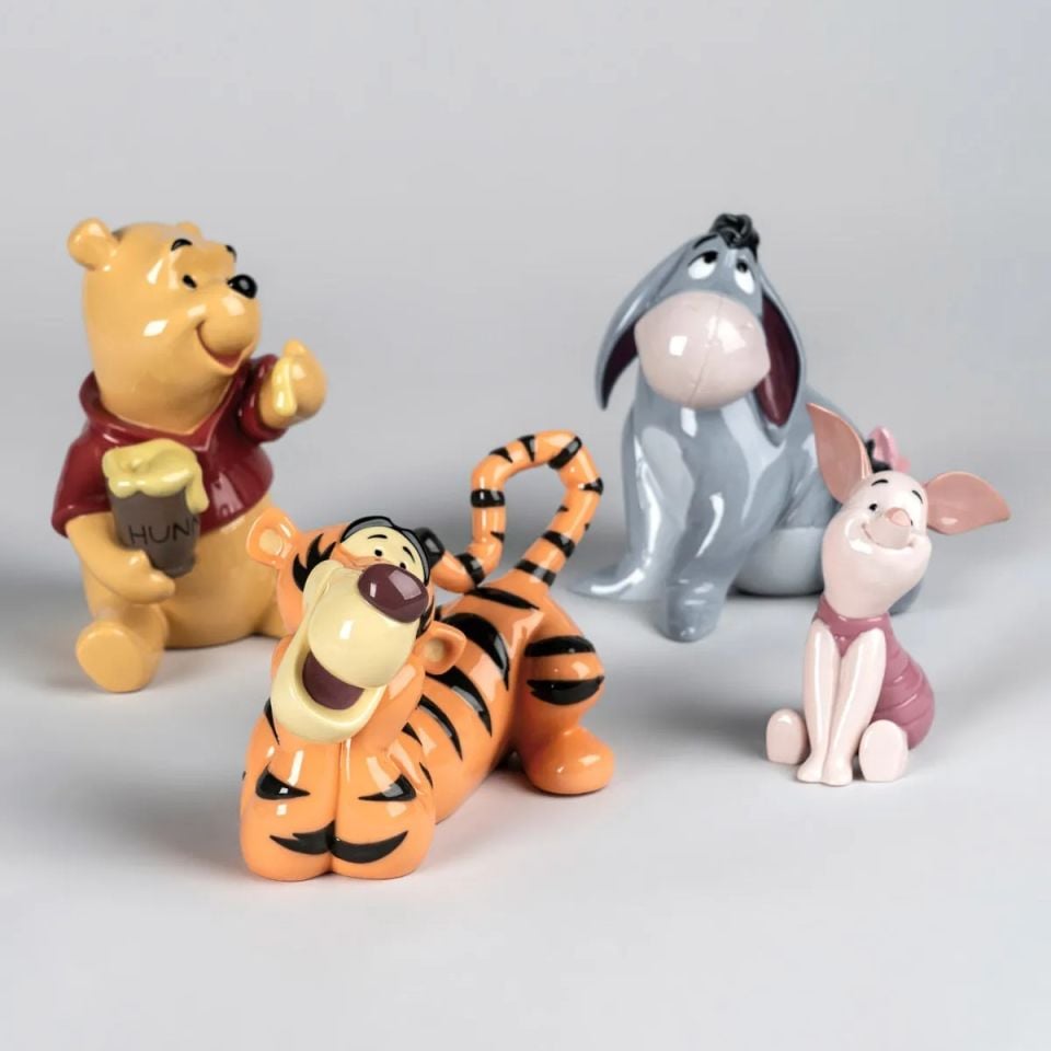 WINNIE THE POOH FIGURINE