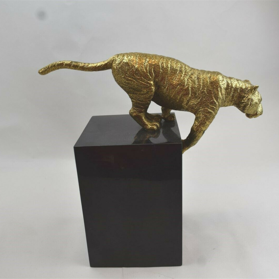 LEAPING TIGER