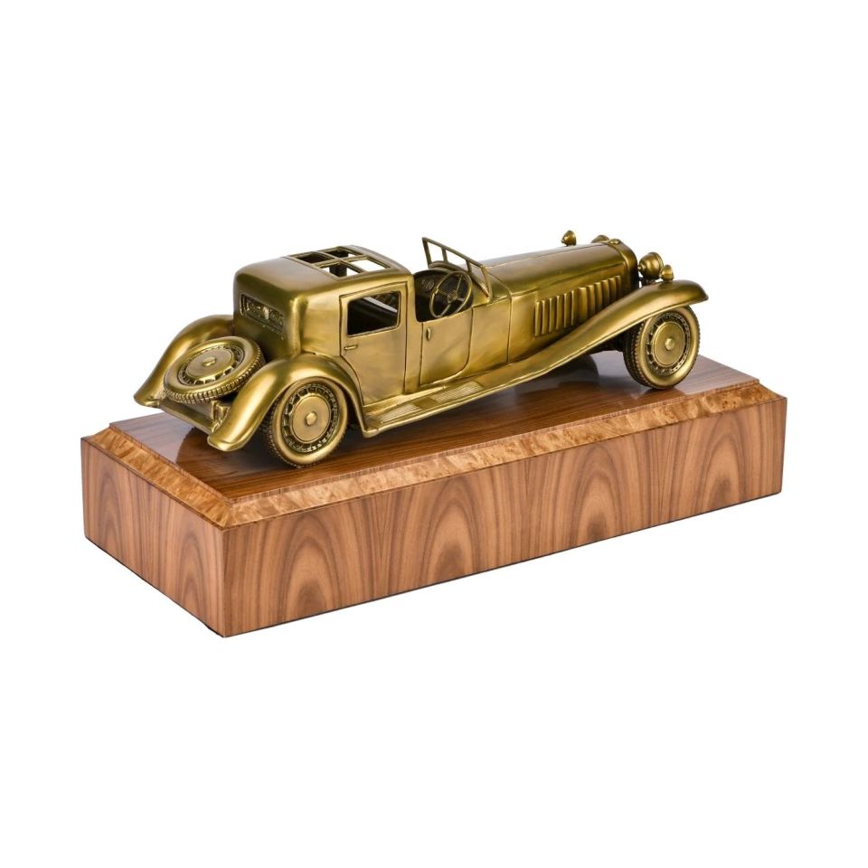 ANTIQUE CAR