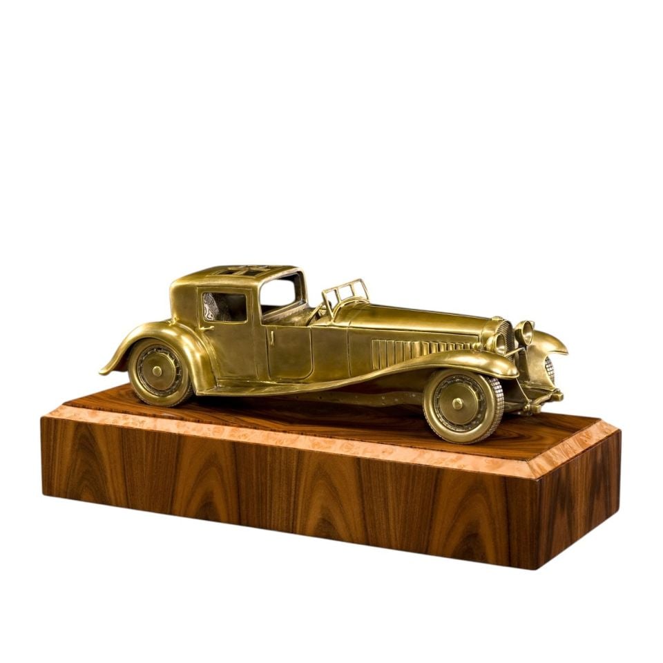 ANTIQUE CAR