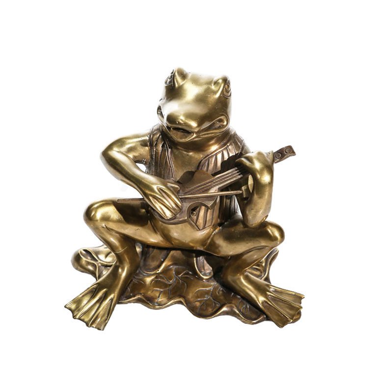 FROG PLAYING THE VIOLIN