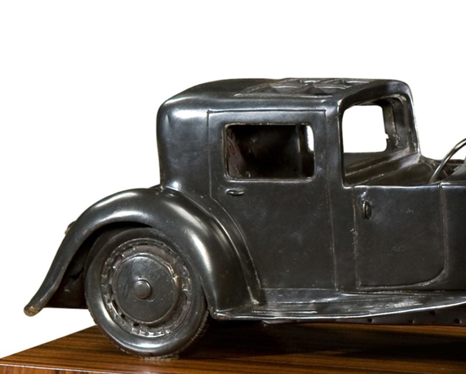 ANTIQUE CAR BOOKEND