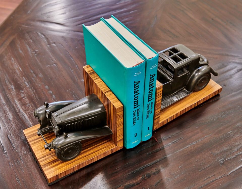 ANTIQUE CAR BOOKEND